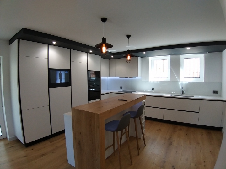 COZINHA E CASA DE BANHO