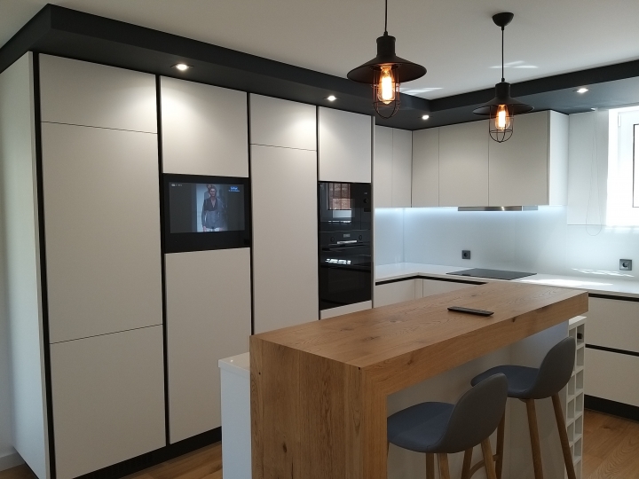 COZINHA E CASA DE BANHO