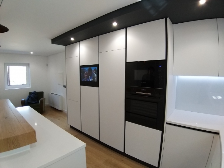 COZINHA E CASA DE BANHO